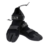 FCS SP2 Reef Boots: black SP2 reef boots, pair shown from the front