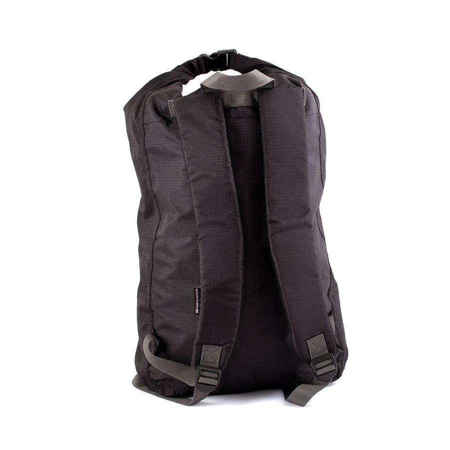 Ocean & Earth TravelLite Waterproof Backpack: padded shoulder straps and rear panel