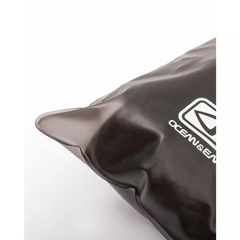 Ocean & Earth Waterproof Wetsuit Dry Sack: printed logo and fabric detail