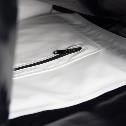 Ocean & Earth Elements 40 L Wetsuit Bag: interior zipped pocket