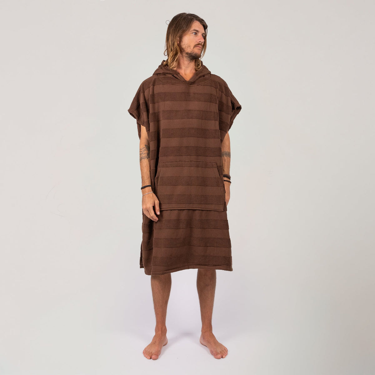 Ocean & Earth Mens Layz Hooded Poncho: Cocoa poncho worn, front view