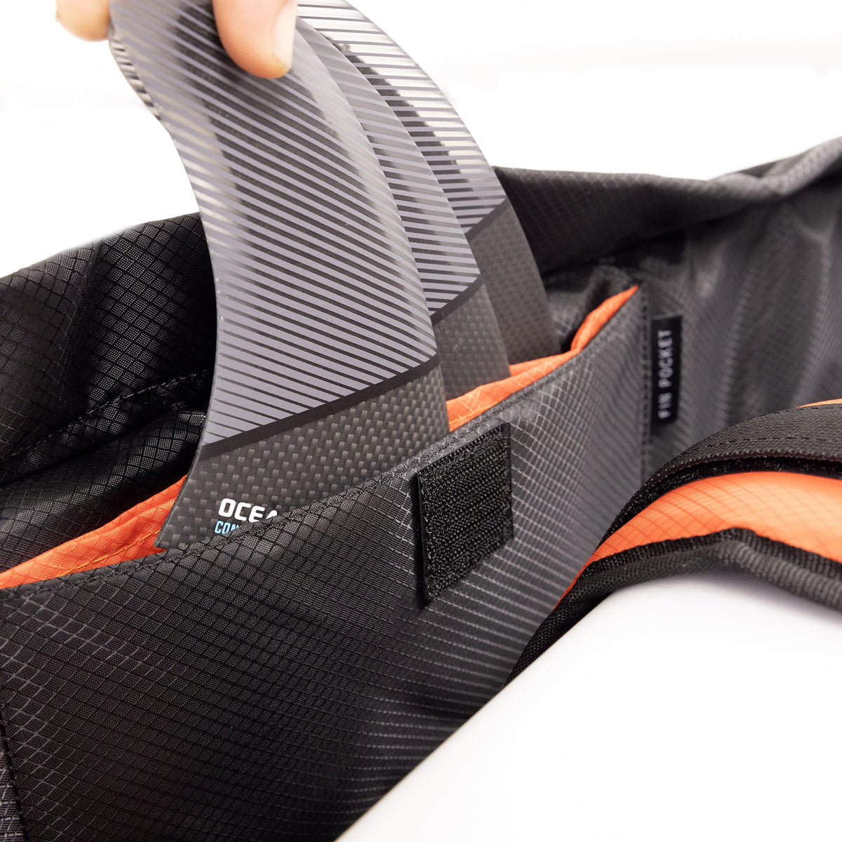 Ocean & Earth APEX Shortboard Travel Cover – 3 Board: fin storage pocket