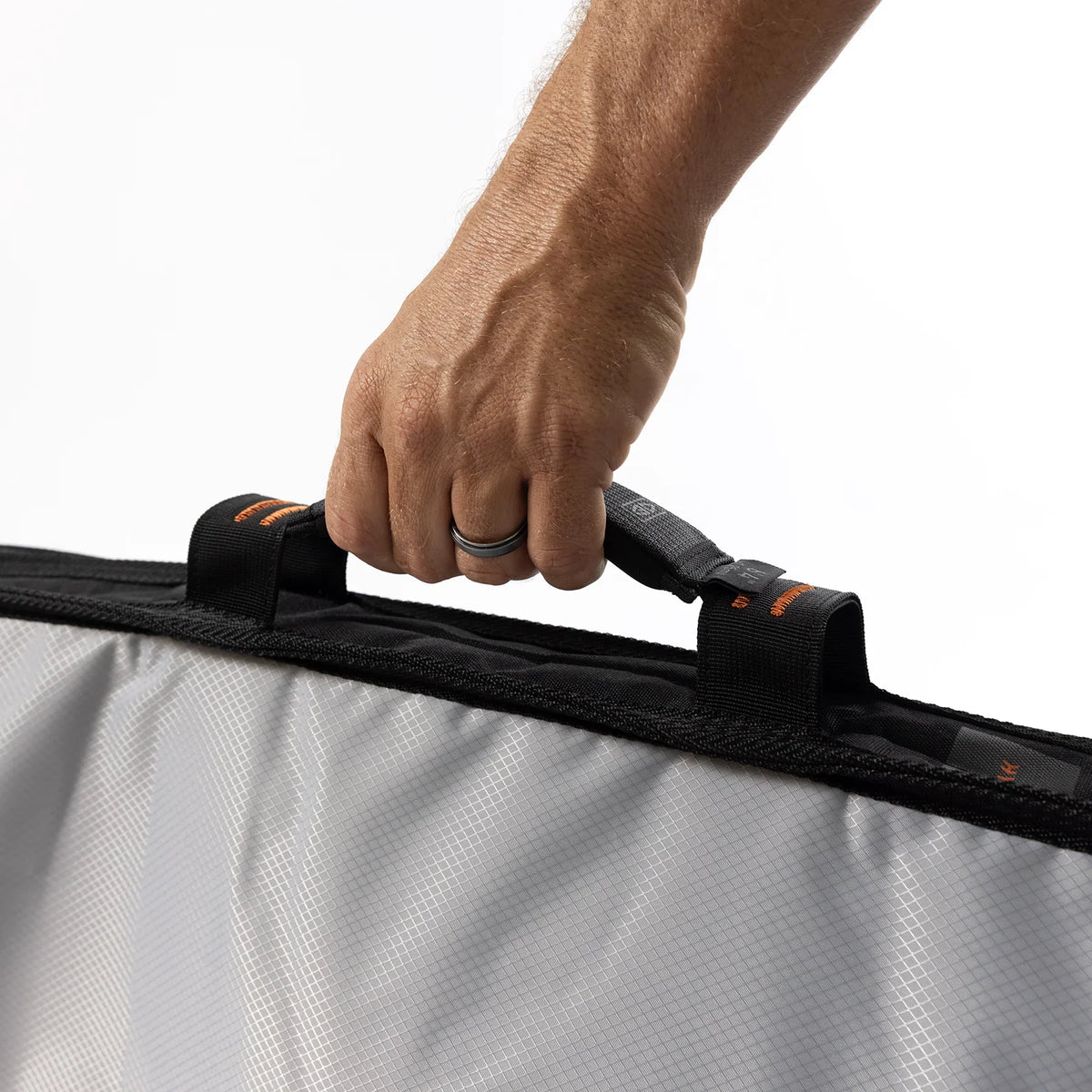 Ocean & Earth HYPA Shortboard Day Cover – 1 Board: carrying the cover by its handle