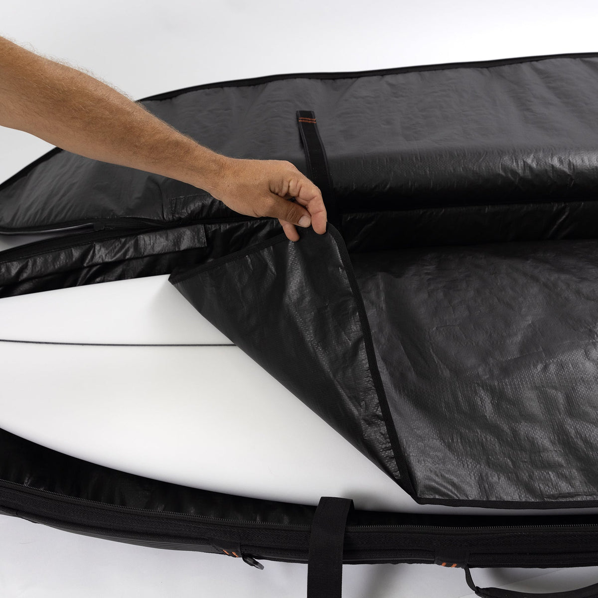 Ocean & Earth HYPA Fish/Short Travel Cover – 4 Board: internal divider opened, Wheeled version