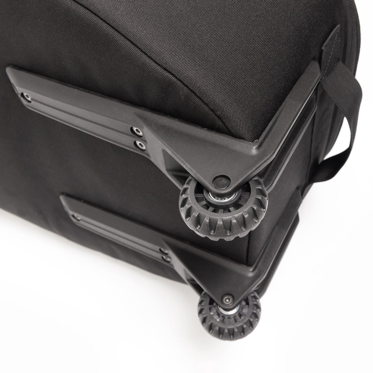 Ocean & Earth HYPA Fish/Short Travel Cover – 4 Board: wheel assembly close-up