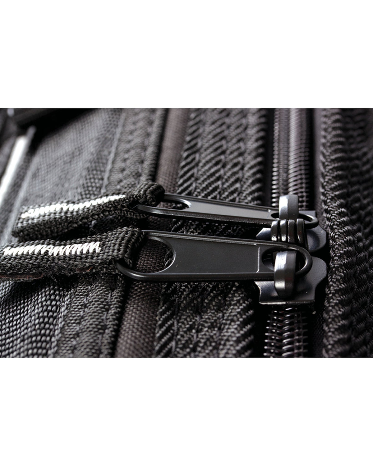 Ocean & Earth Triple Coffin Shortboard Cover: heavy-duty zip pulls