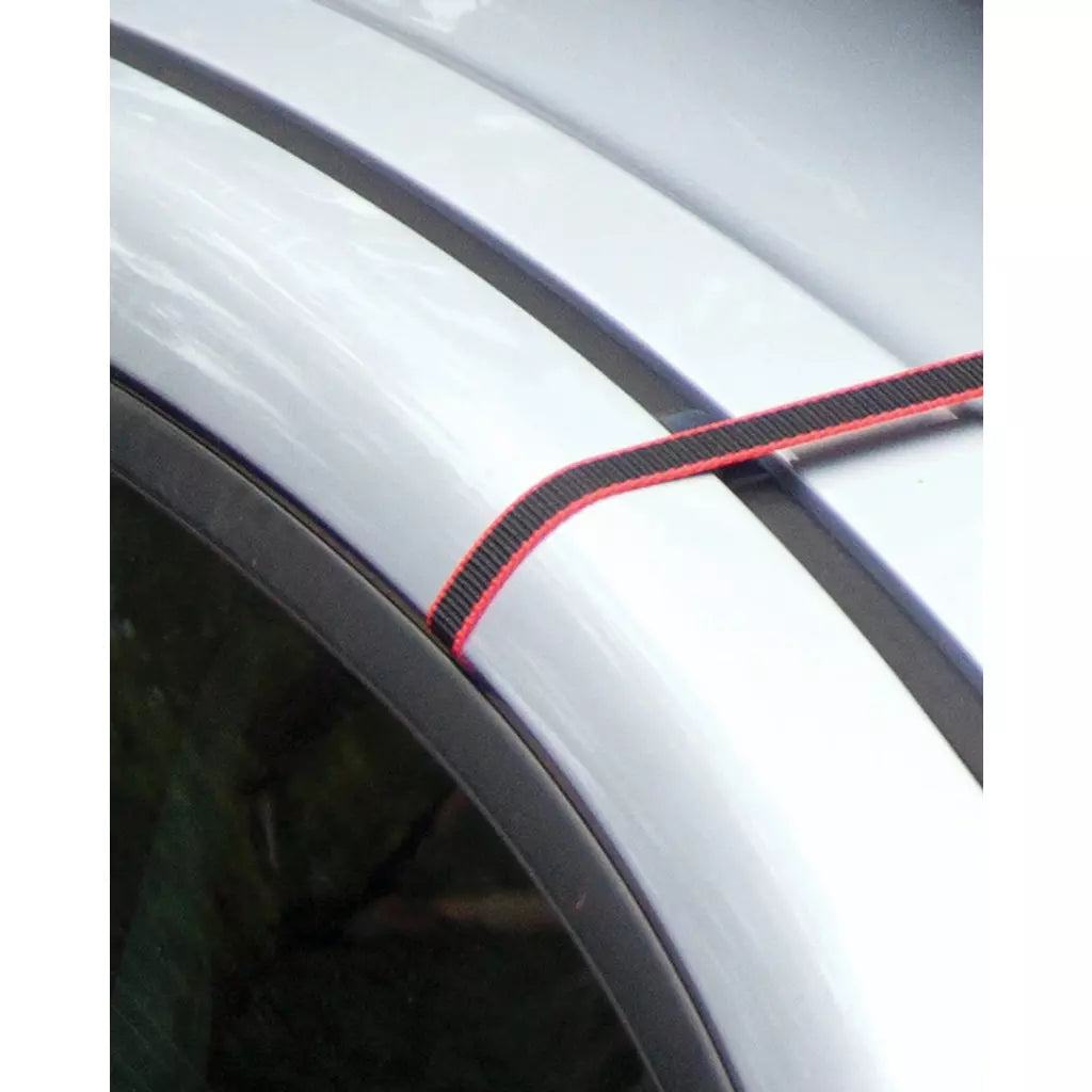 Ocean & Earth Multipurpose Roof Rax: Webbing passing across the car roof
