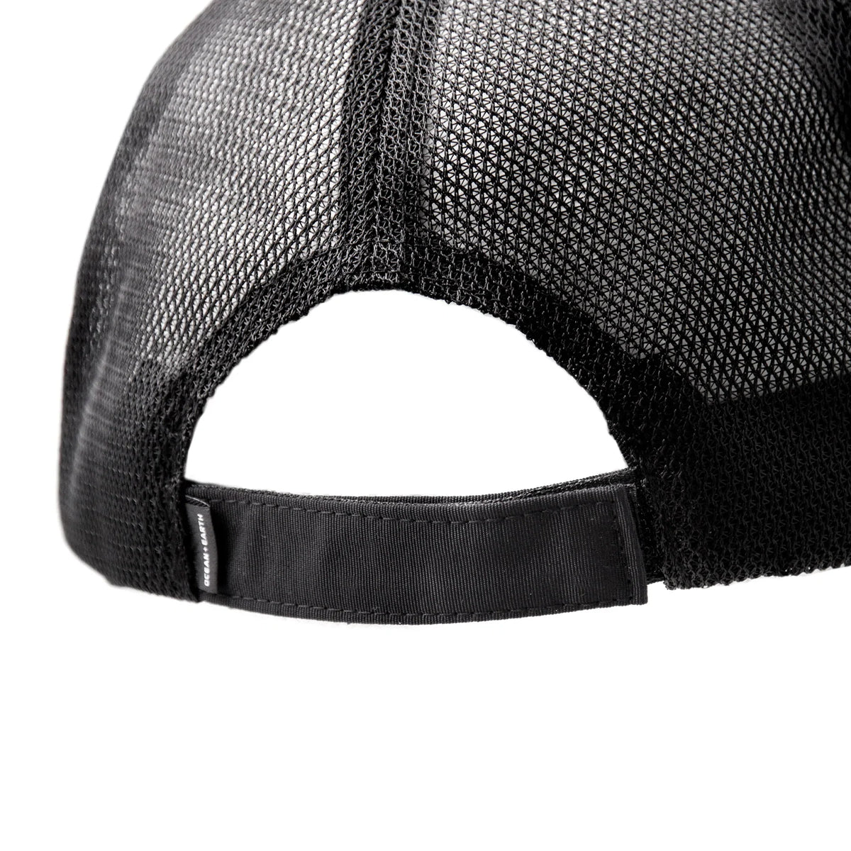 Ocean & Earth Deserts Mesh Trucker Surf Cap: Mesh back and adjustment detail