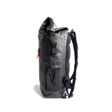 Ocean & Earth Elements 40 L Wetsuit Bag: side profile and harness