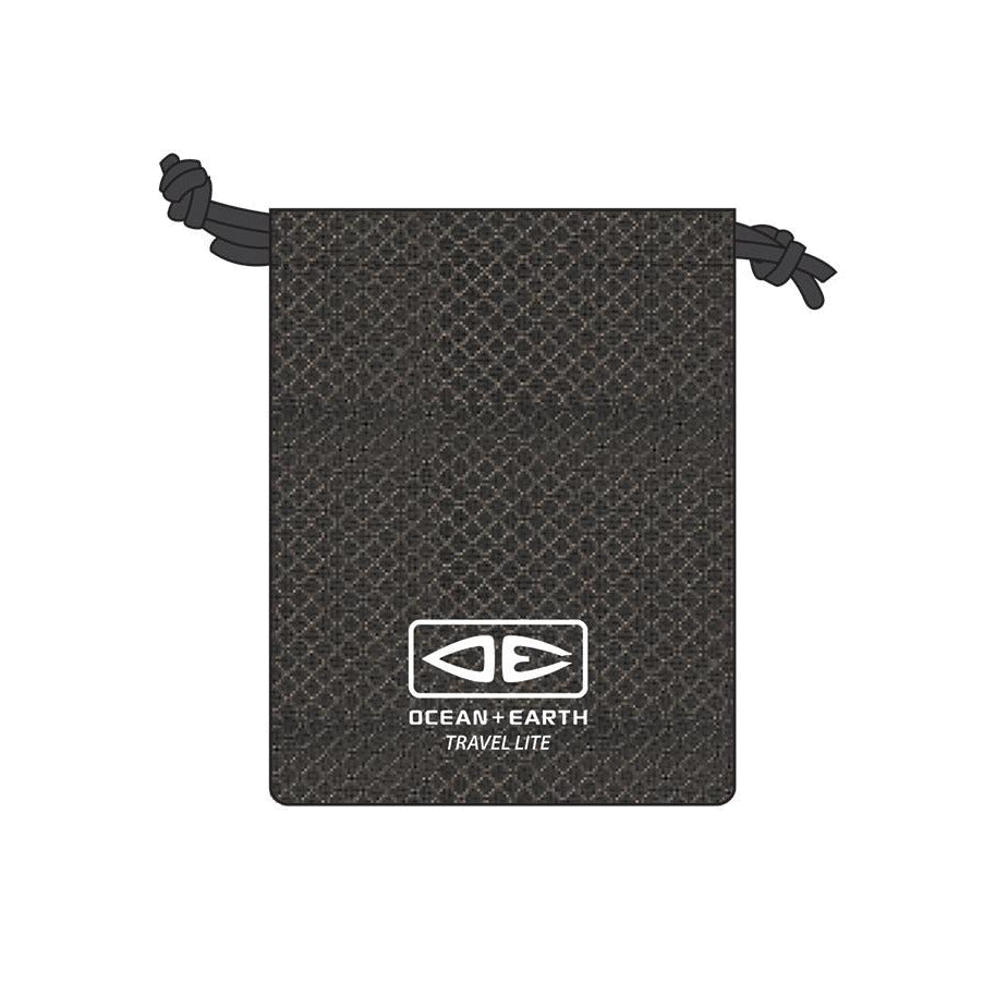 Ocean & Earth Microfibre Travel Lite Towel: Compact mesh travel storage bag